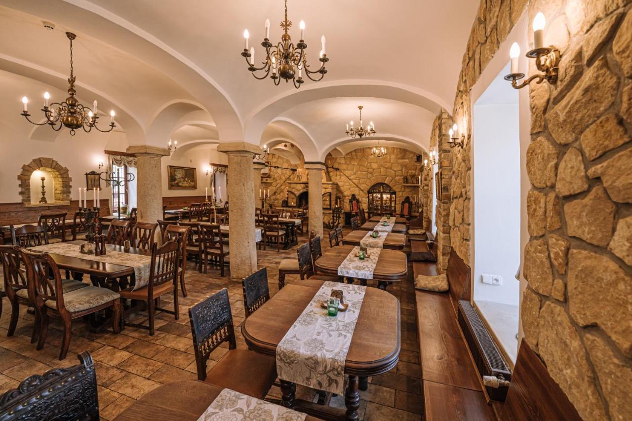Svatojansky Dvur 4* Praga