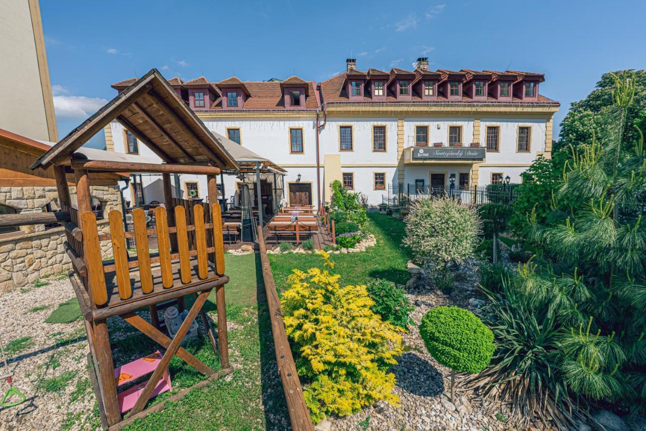 Svatojansky Dvur 4* Praga
