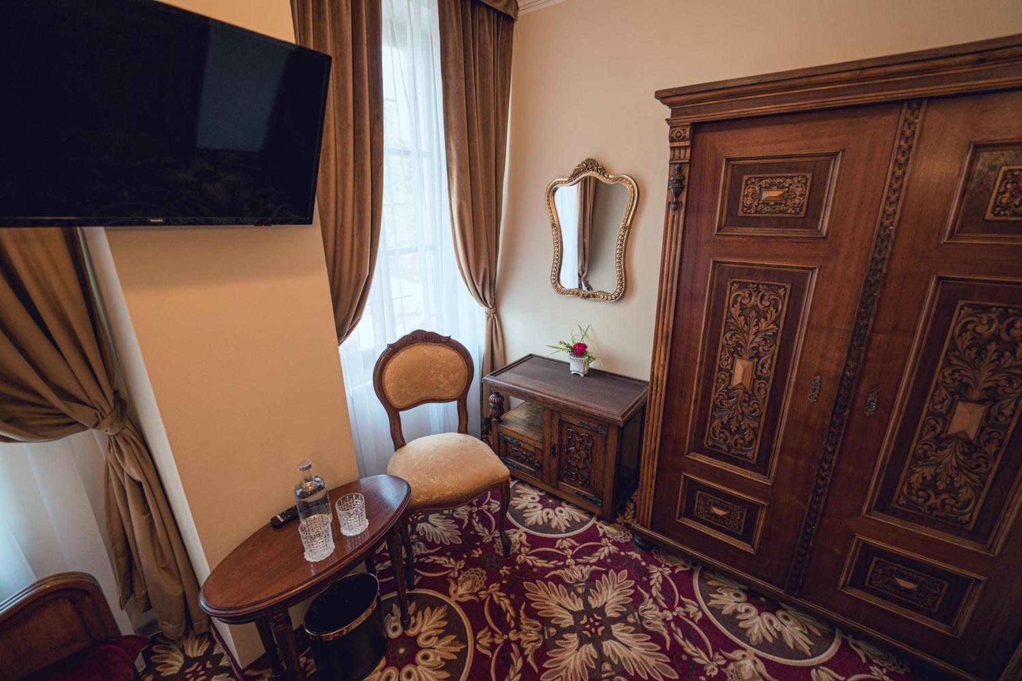 Svatojansky Dvur 4* Praga