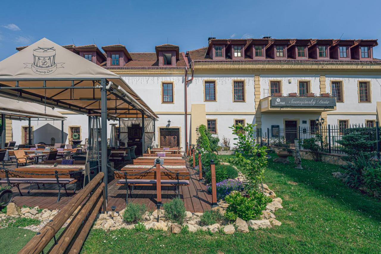 Svatojansky Dvur 4* Praga